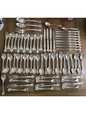 Reed & Barton Rathmore 65 Pc Silverplate Flatware Set - Service for 12